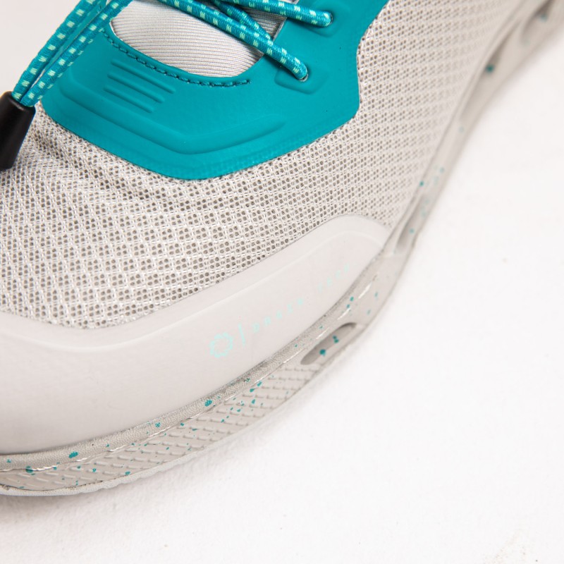 Discover Sneaker Silver Grey