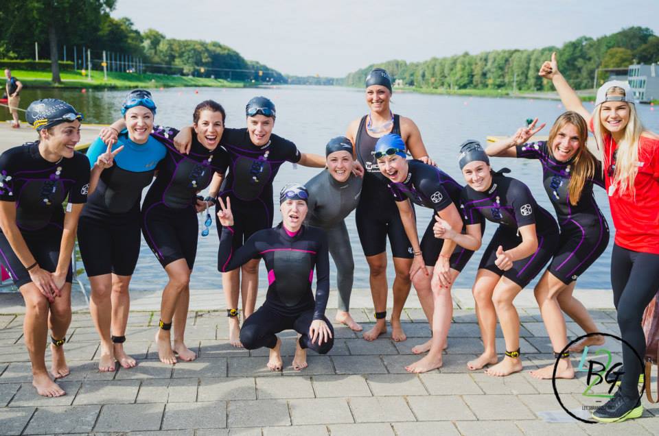 Jobe keeps models and bloggers warm during triatlon