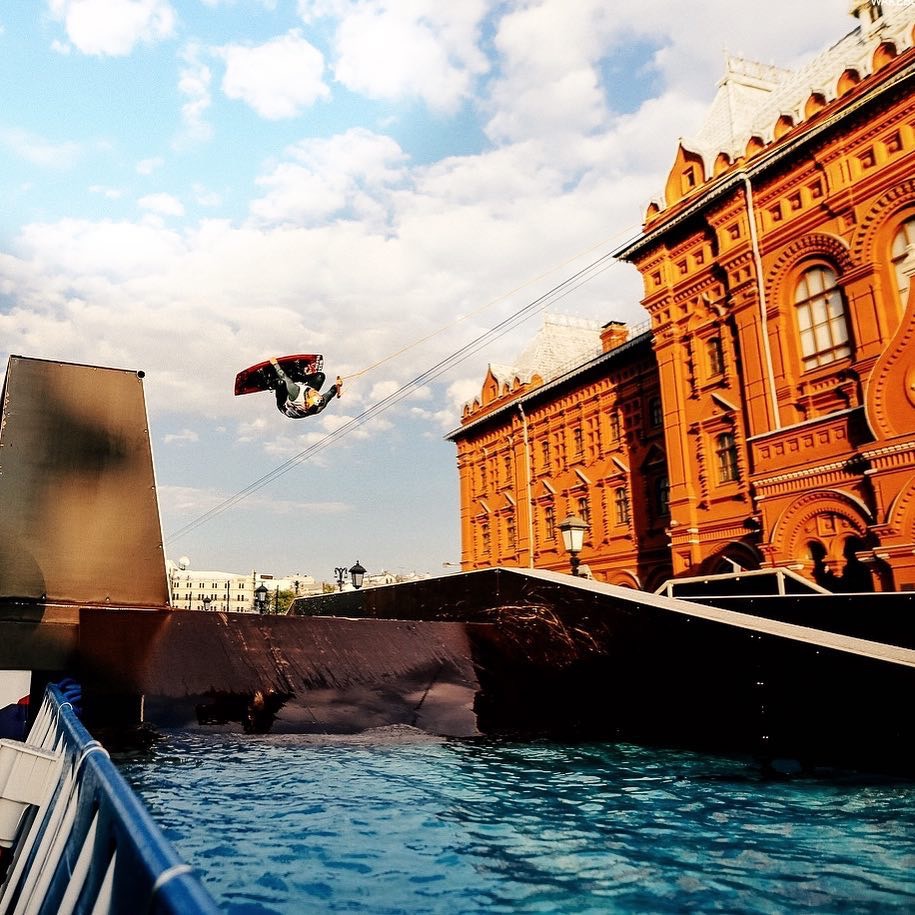 Travels of a prowakeboarder 