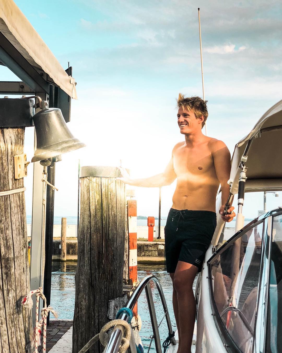 Travels of a prowakeboarder 